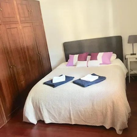 Catloc & Kitcat Local Aparthotel 3*