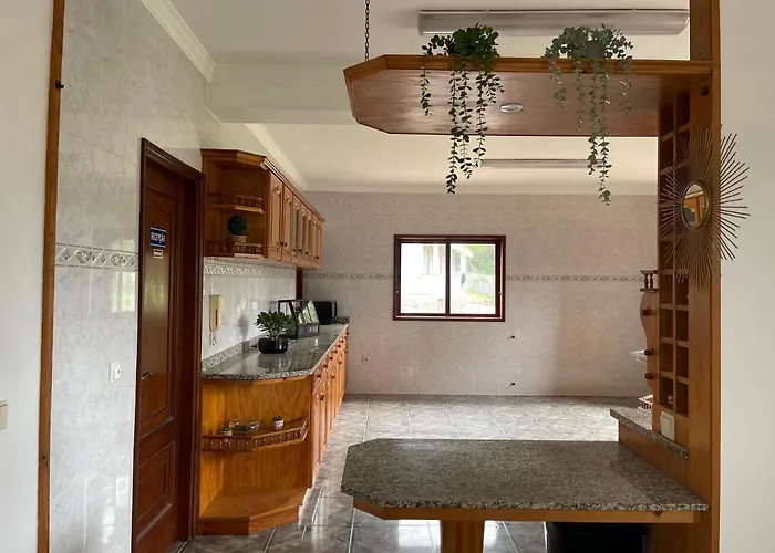 Catloc & Kitcat Local 3*