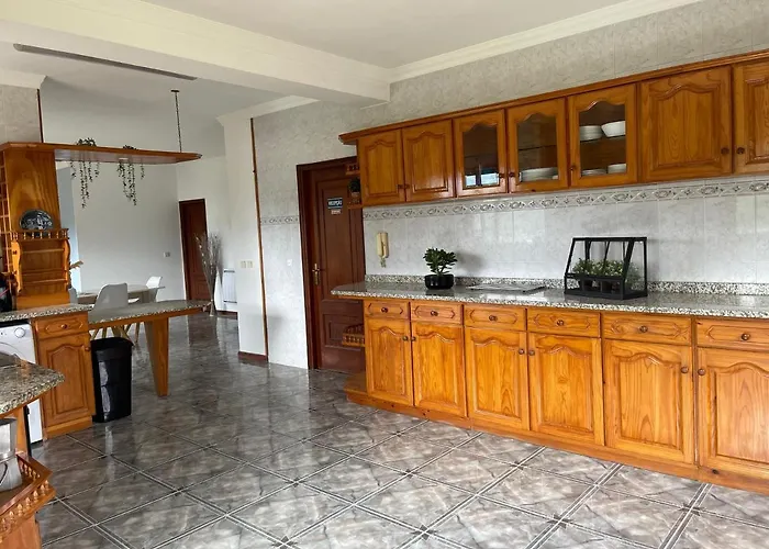 Catloc & Kitcat Local 3*